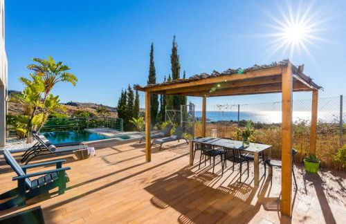 Luxury Villa with swimming pool and amazing views - Photo 27