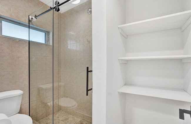RA Suites by DesignedVR - Photo 32