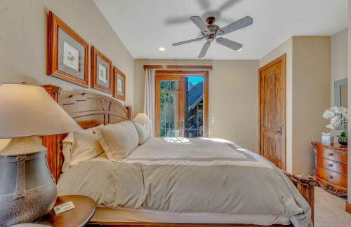 Lakefront Retreat Across from Homewood Resort - Foto 22