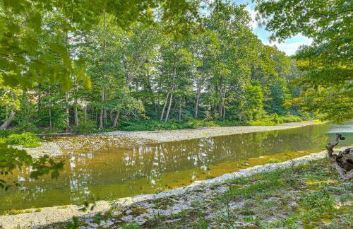 Waterfront Durham Getaway with Deck and Trails! - Foto 23