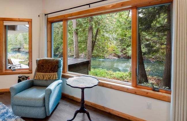 Boardman Monarch Upscale River Lodge HOT Tub! - Foto 34