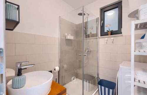 Adorable Home With Private Garden and Bubble Bath - Foto 42