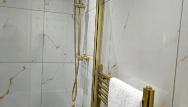 Contemporary & Spacious 1BD - Fireplace with Modern Comforts - Foto 3