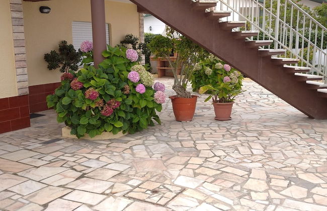 3 Bedroom Apartment in a Ground Floor of a Vila Wseparate Kitchen Living Room - Foto 55