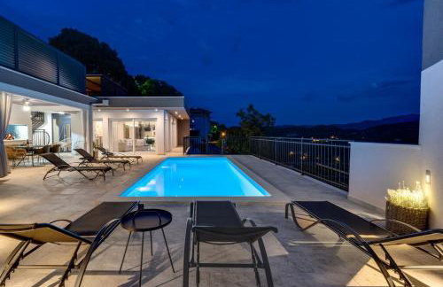 Villa Stella with 32 sqm private heated pool Jacuzzi Sauna Media room 3 bedrooms - Photo 35