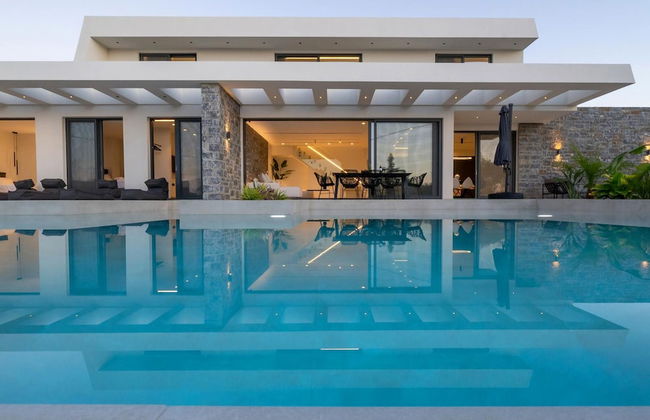 Aethra Grand- Luxury 5-bed Villa 850m From Beach - Foto 1