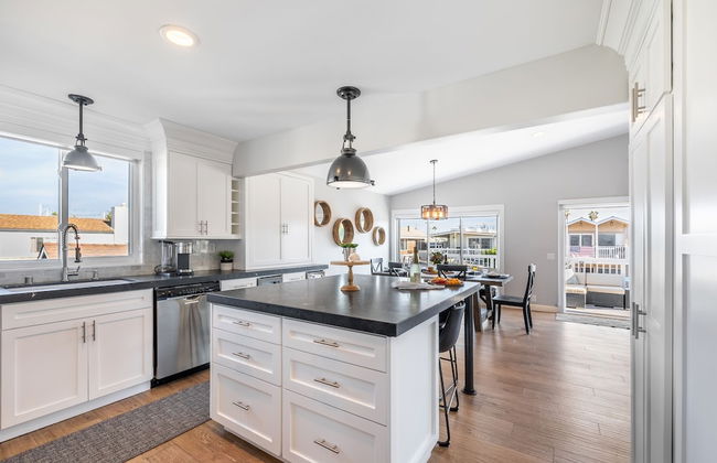 Ocean Breeze Buyout by Avantstay Steps to Beach - Photo 23