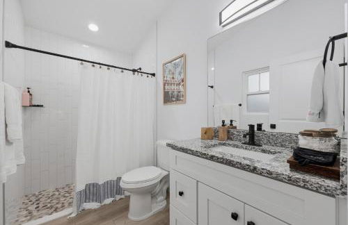 Cozy Coastal Cottage Minutes to Beach and Downtown - Foto 34