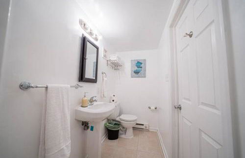 2Units 4BR 3BA Cape Cod Designer House - Foto 43