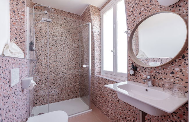 Hôtel Corneille - Entrée autonome, réception en ligne -Encore Mieux - Photo 17