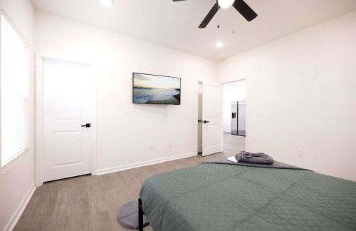 4 Min to Downtown - 10 to Elon - Washer and Dryer - Foto 3