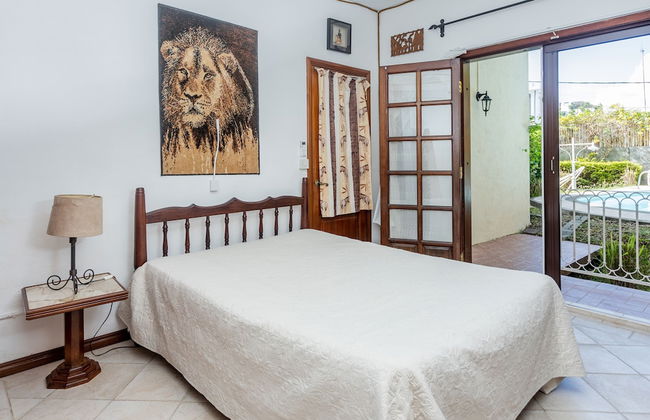 Villa with Heated Pool - Photo 4