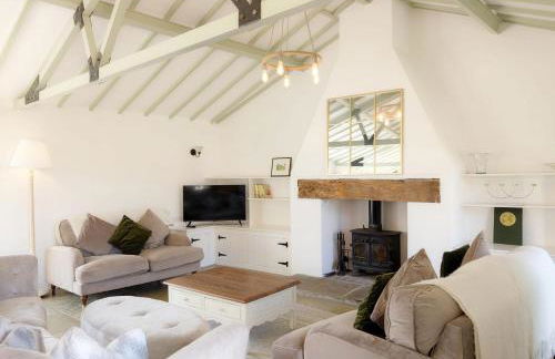 Shires Barn Farmhouse - Westbourne - Photo 18