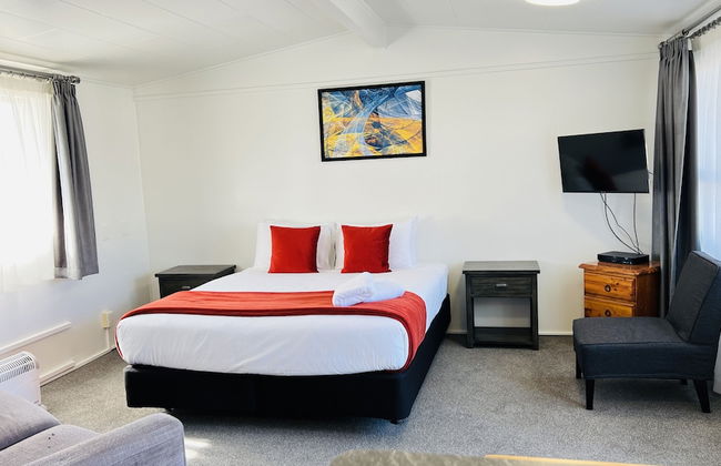 18th Avenue Thermal Motel - Photo 11