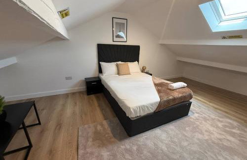 Stylish 3BR 18mins to Peak District,Free, Parking Wifi,Netflix ,Sky Sports - Photo 5