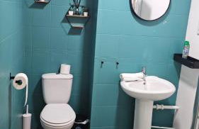 Lovely 5 Bedroom Home w Garden near Northampton - Photo 59