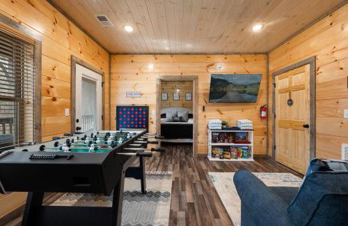 Family or couple retreat next to Downtown, Dollywood & Smoky Mountains! - Foto 3