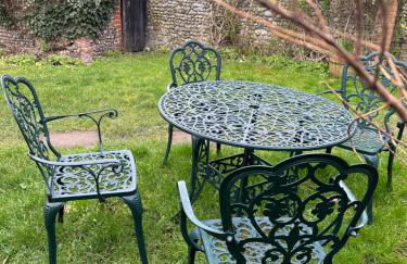 2 bedroomed cottage near quay - Foto 4