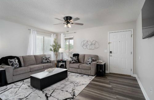 Grand Lakes Condo - Renovated 2BR-1 5BA Condo - Near UA - Foto 6