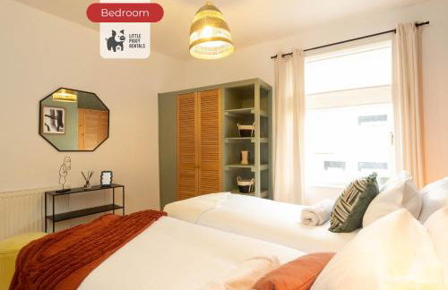 2 Bedroom Home with WiFi, Private Yard and Street Parking - Foto 12