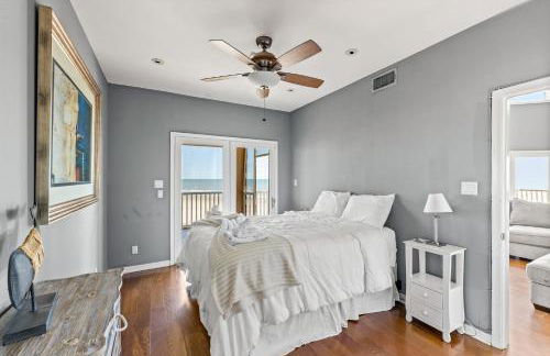 Oceanfront Galveston Beach House Steps to Sand! - Foto 14