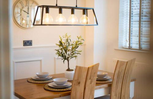 Stylish 2 Bedroom Cottage With Hot Tub And Parking - Foto 4