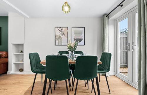 Modern 3-Bed Home, Super King Beds, Drive Parking - Foto 13