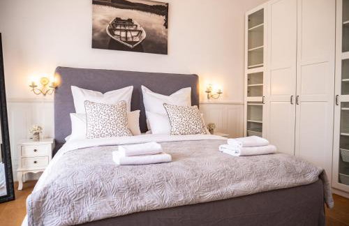 Elegant Hvar town villa with pool - Photo 26