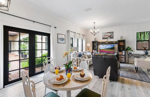 Elegant 4BR Home Guest House Private Yard - Foto 40