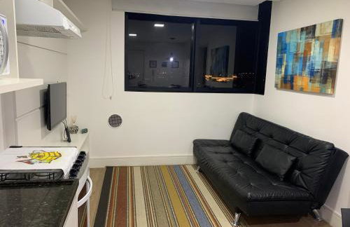 709- Apartamento Decorado Encantador, mobiliado, amplo, cozinha completa, Excelente localização no Rebouças - Foto 9