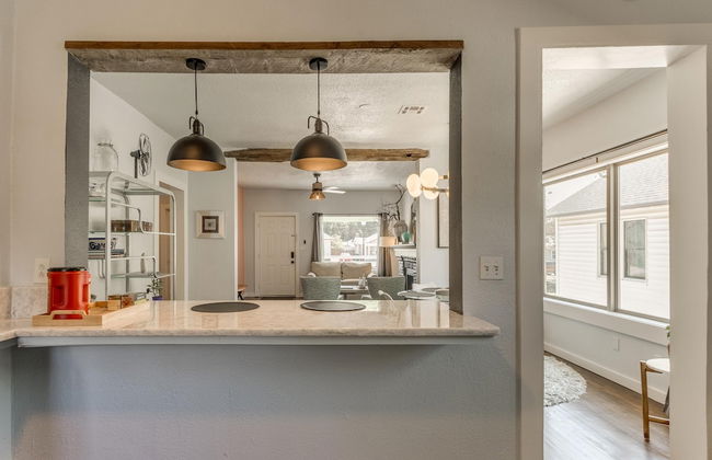 2BR Stylish Retreat in Midtown - Photo 3