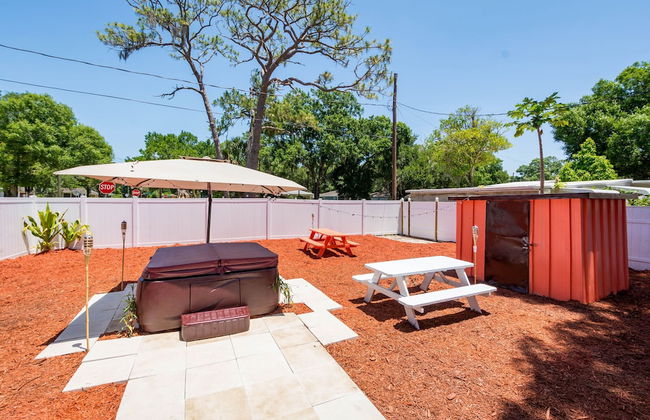 Sleeps 4 Hot Tub Fenced INN - Foto 11