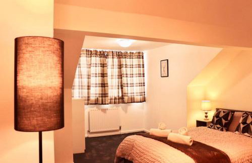 Charming 3 Bedroom Property FREE WiFi & Parking - Foto 21