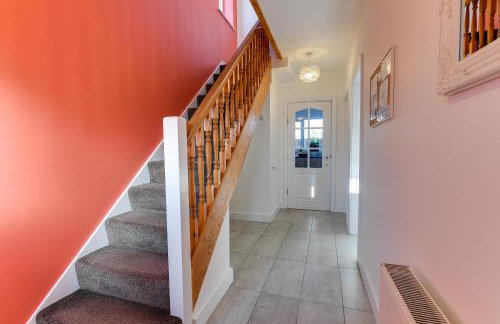 3 BR Home l Free Parking l 5 Guests l Garden l Long Stays l - Foto 16