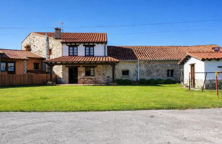 Casa con jardín cerca Playa de la Franca – Male - Foto 1