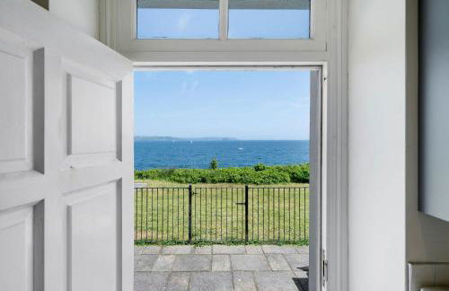 1 The Old Signal House, Penlee Point - Amazing views - Woodburner - Wi-Fi - Photo 2