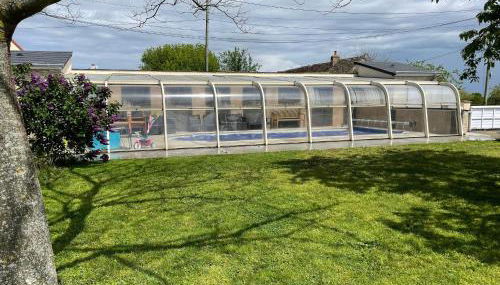 Gîte confortable avec piscine, parking et Wi-Fi à La Suze-sur-Sarthe - FR-1-410-399 - Foto 4