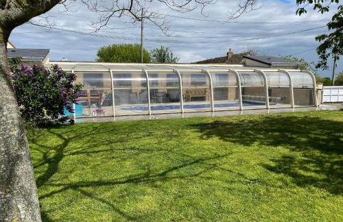 Gîte confortable avec piscine, parking et Wi-Fi à La Suze-sur-Sarthe - FR-1-410-399 - Photo 4