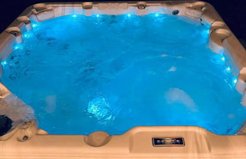 1920 Brick House-Hot Tub-Outdoor Brickoven Pizza-Pets-Breweries - Foto 55