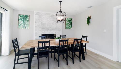 New 6min to 3 Sister Springs, Spacious, Fun with Game Room - Foto 4