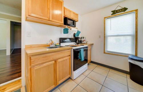 Geneva Cottage with Patio - Walk to Park, Lake Erie! - Foto 6