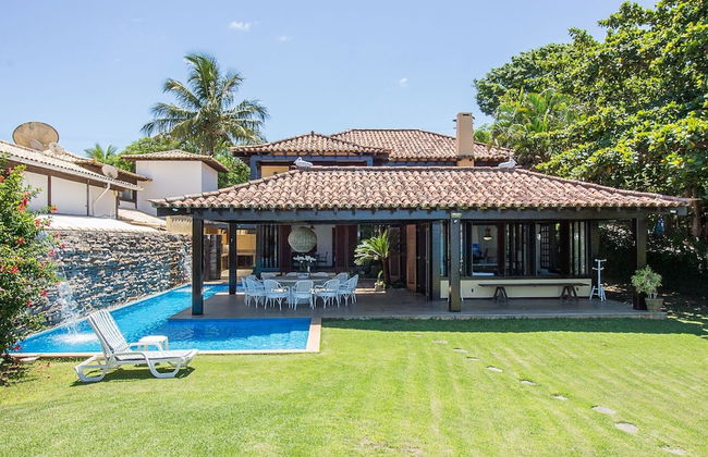 Casa com Cinco Quartos Pé na Areia - Foto 26