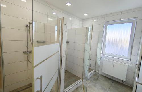 Spacious Worker Apartments with Rooftop Terrace - Up to 21 Guests - Foto 14