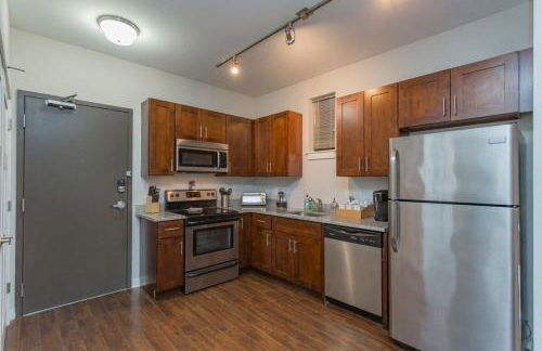 CozySuites TWO Stylish Music Row Condos with parking - Foto 13