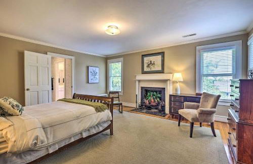 Lush Elkin Home with Porch Views and Pool Table - Foto 33