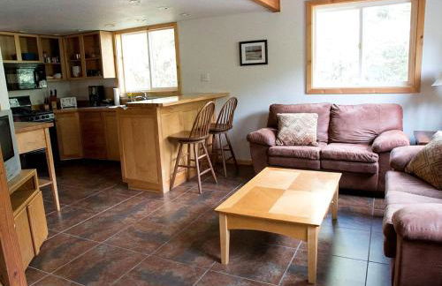 Rustic Log Cabin on the Banks of Kenai Lake, Alaska - Foto 2