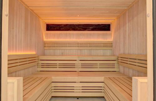 Byron - Luxury Self-Catering Coastal Apartment at the Heart of Woolacombe with Heated Indoor Pool & Gym - 4 Minutes Walk to Beach! 6 Middlecombe - Photo 18