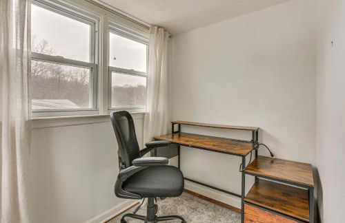 Walk to Lake Hopatcong Vibrant Home with Deck! - Foto 22