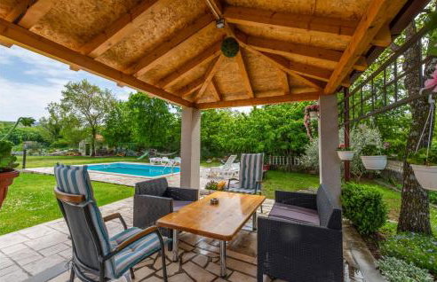 Three-Bedroom Holiday Home In Neoric - Photo 2