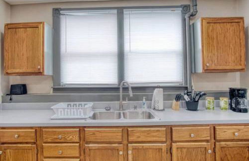 Cozy Windsor Park Stay 1BR1BA Workspace - Foto 11